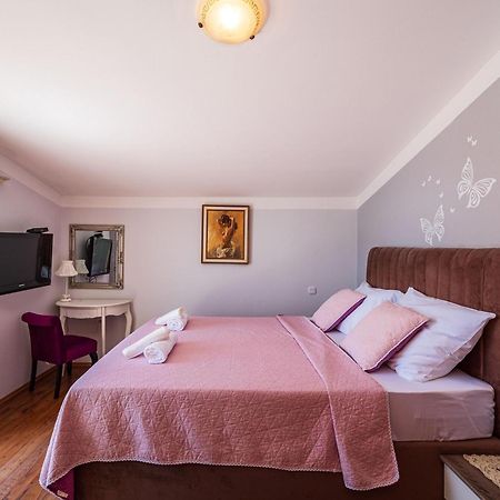 Beautiful Holiday Home With Private Pool, Nice Garden With Relax Area, Taverne Масленица Экстерьер фото