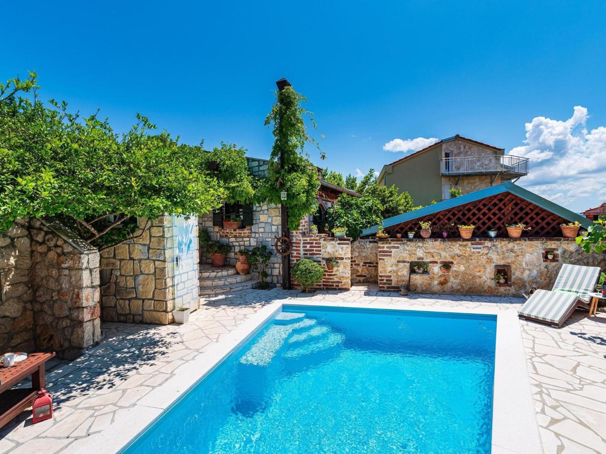 Beautiful Holiday Home With Private Pool, Nice Garden With Relax Area, Taverne Масленица Экстерьер фото