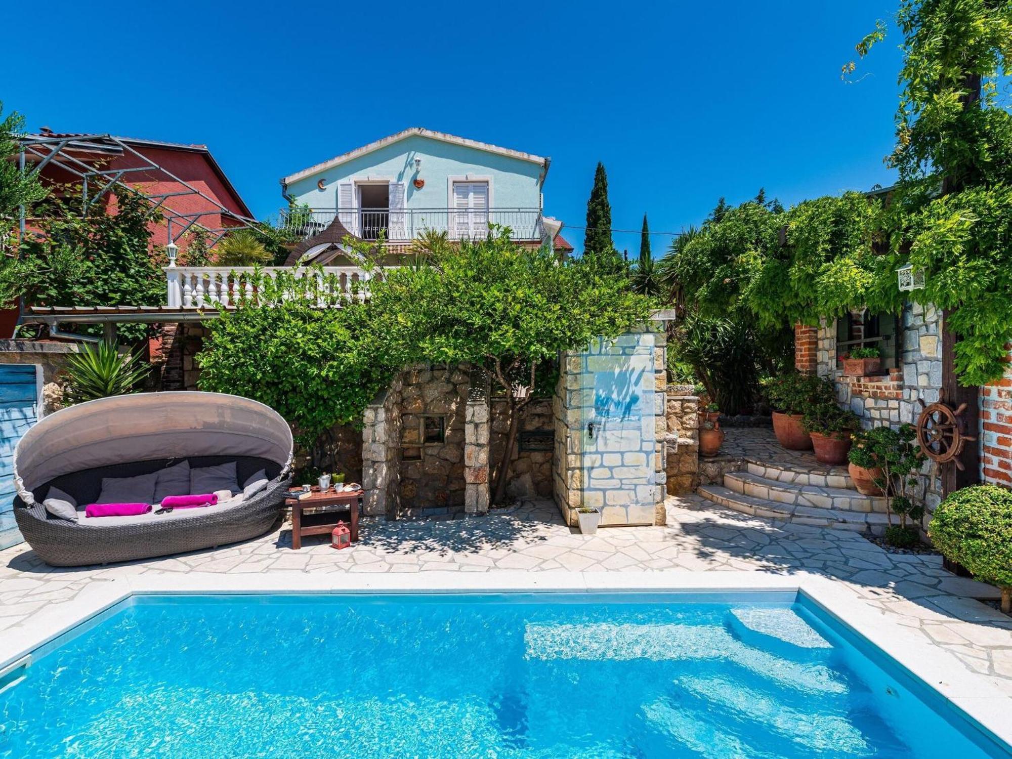 Beautiful Holiday Home With Private Pool, Nice Garden With Relax Area, Taverne Масленица Экстерьер фото