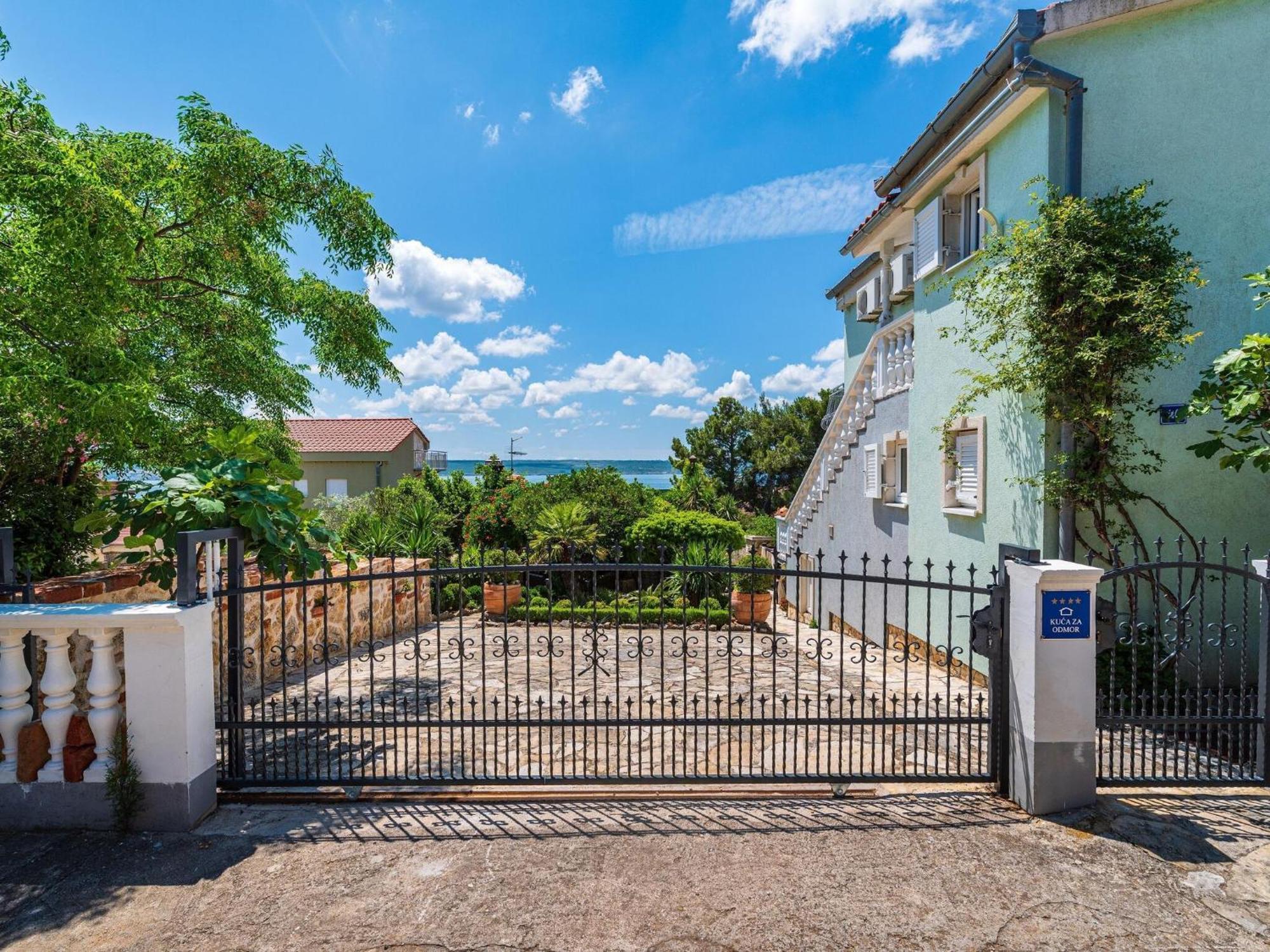 Beautiful Holiday Home With Private Pool, Nice Garden With Relax Area, Taverne Масленица Экстерьер фото